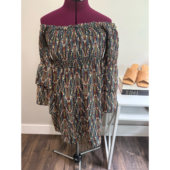 Molly Bracken Dresses & Skirts - Molly Bracken Cold Shoulder Dress XS